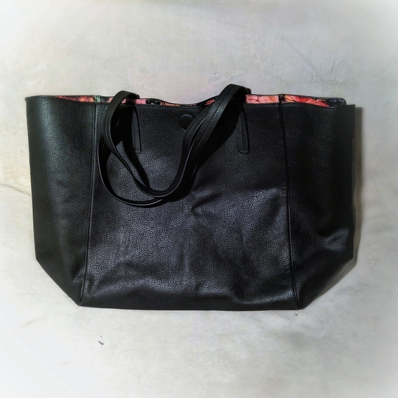 The Unbranded Brand Handbags - Chic Black Leather Tote Bag